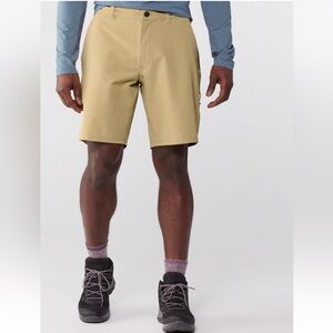 The North Face Men's Rolling Sun Packable Tan Athletic Shorts